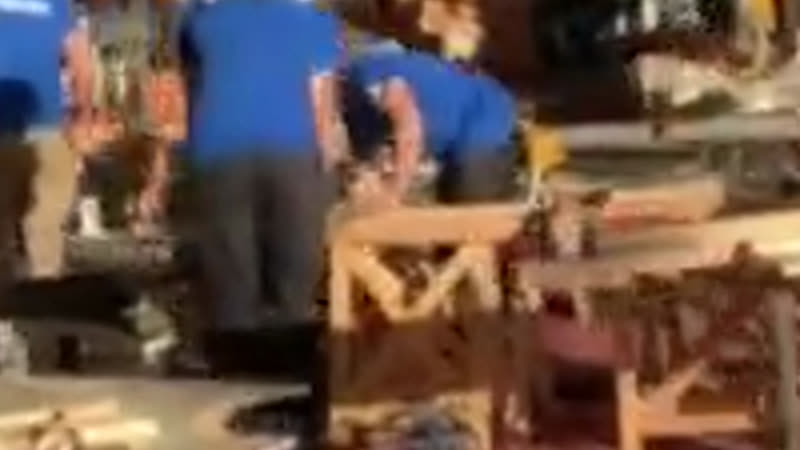 Crop of a blurry 360p workshop clip, simply enlarged to 1440p: smeared edges and blocky compression